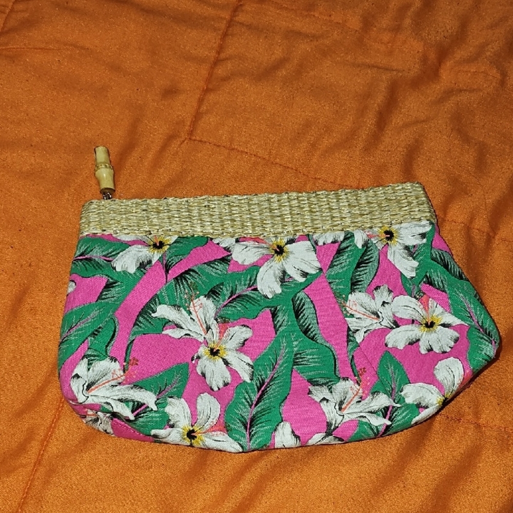 ESTEE LAUDER Like New Floral Makeup Bag With Zipper!!